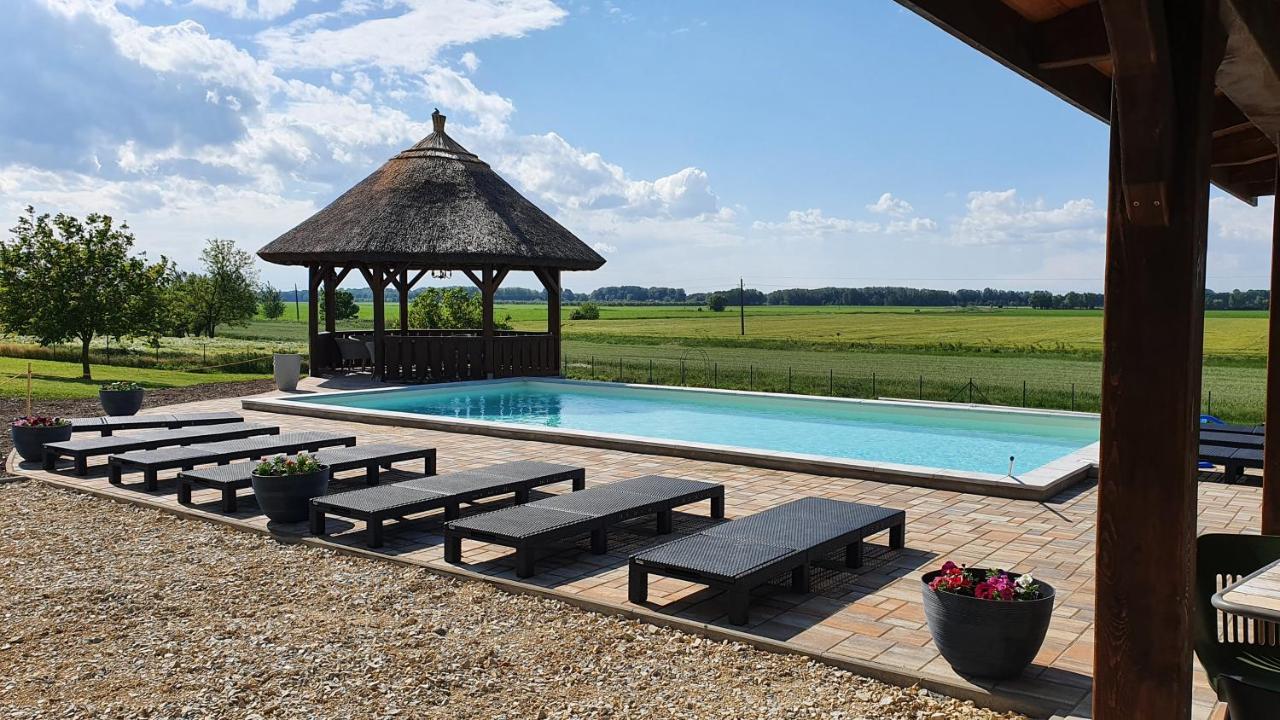 Tisza White House Bed & Breakfast Tiszaszolos Dış mekan fotoğraf