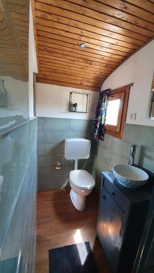 Tisza White House Bed & Breakfast Tiszaszolos Oda fotoğraf