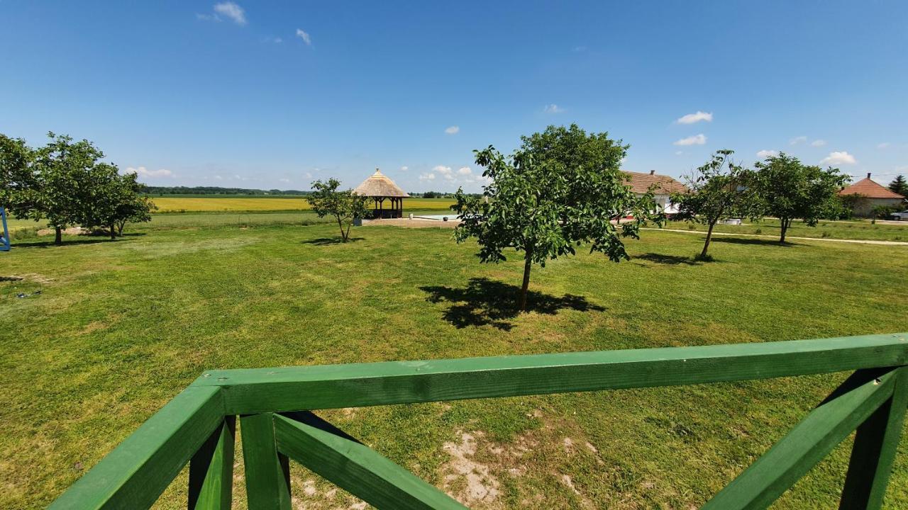 Tisza White House Bed & Breakfast Tiszaszolos Dış mekan fotoğraf