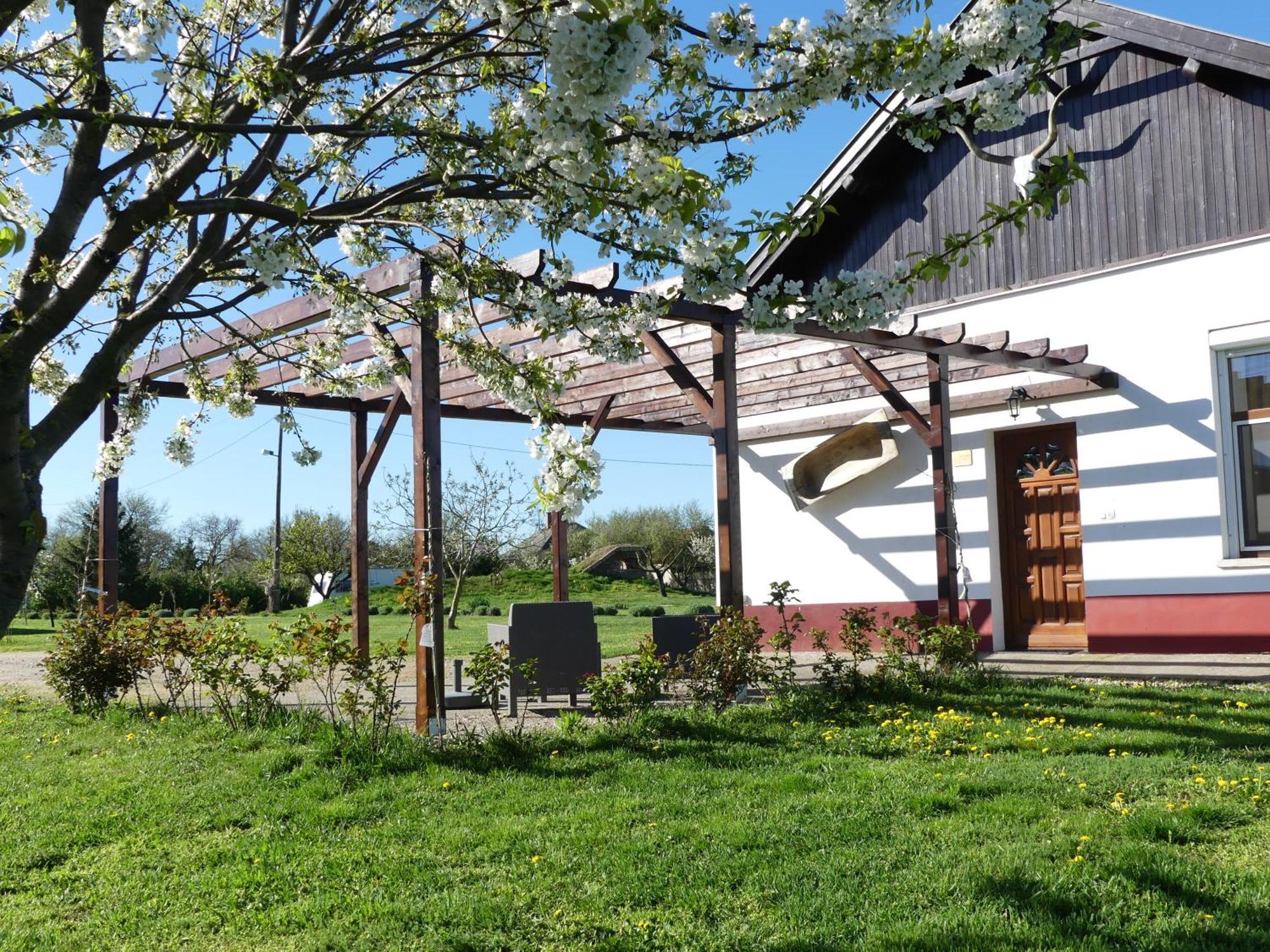 Tisza White House Bed & Breakfast Tiszaszolos Dış mekan fotoğraf